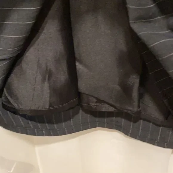 Black and white pinstripe dress - Picture 7 of 8